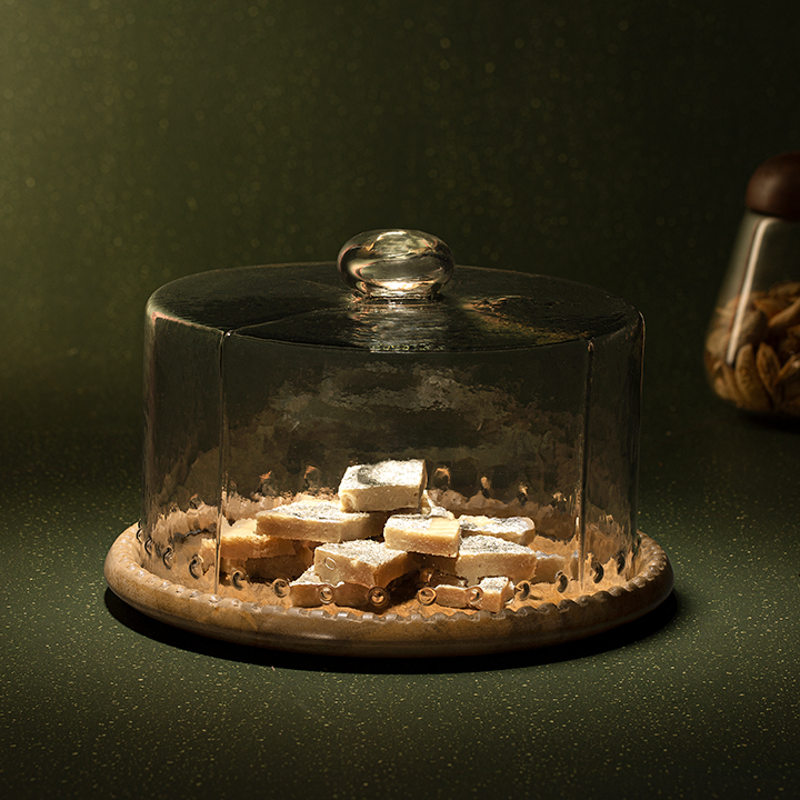 glass cloche with scallop wooden base - GSETA2385